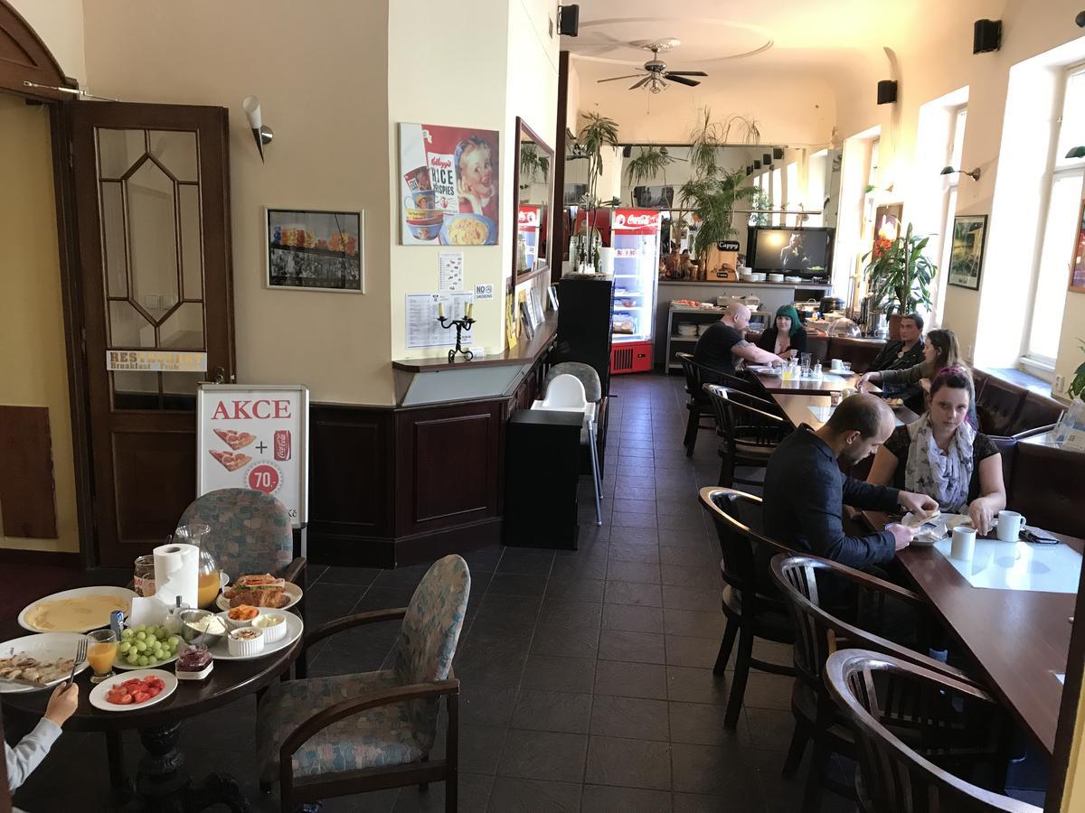 Hotel Praha Club Bed & Breakfast Екстериор снимка