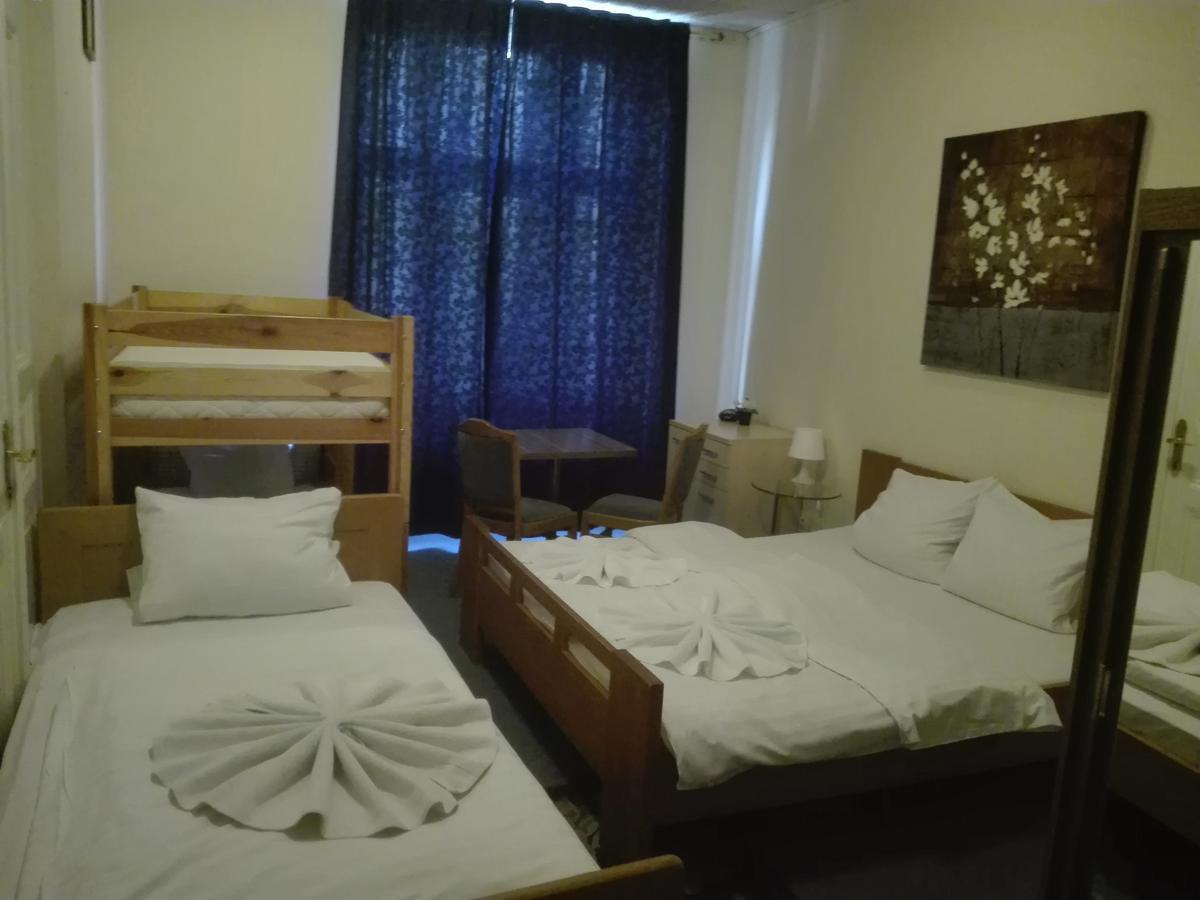 Hotel Praha Club Bed & Breakfast Екстериор снимка