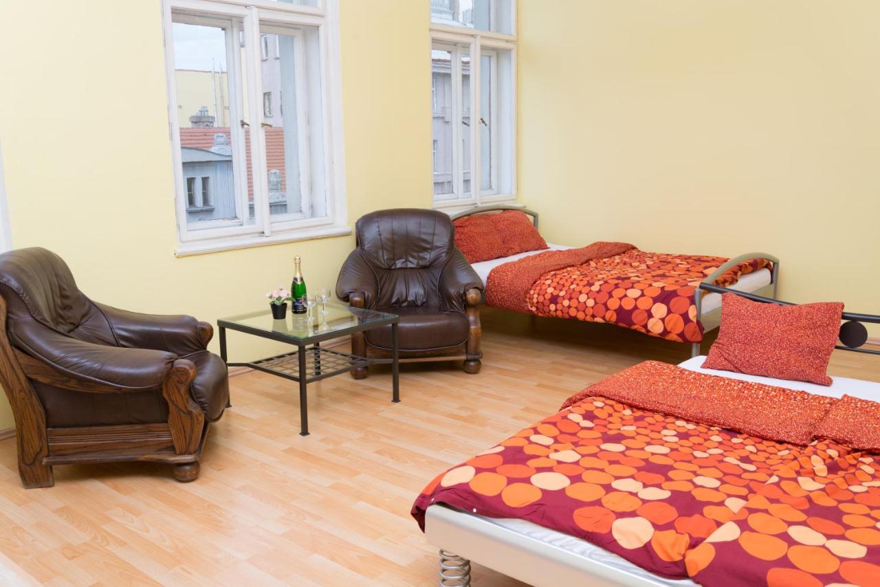 Hotel Praha Club Bed & Breakfast Екстериор снимка
