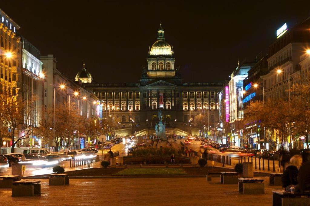 Hotel Praha Club Bed & Breakfast Екстериор снимка