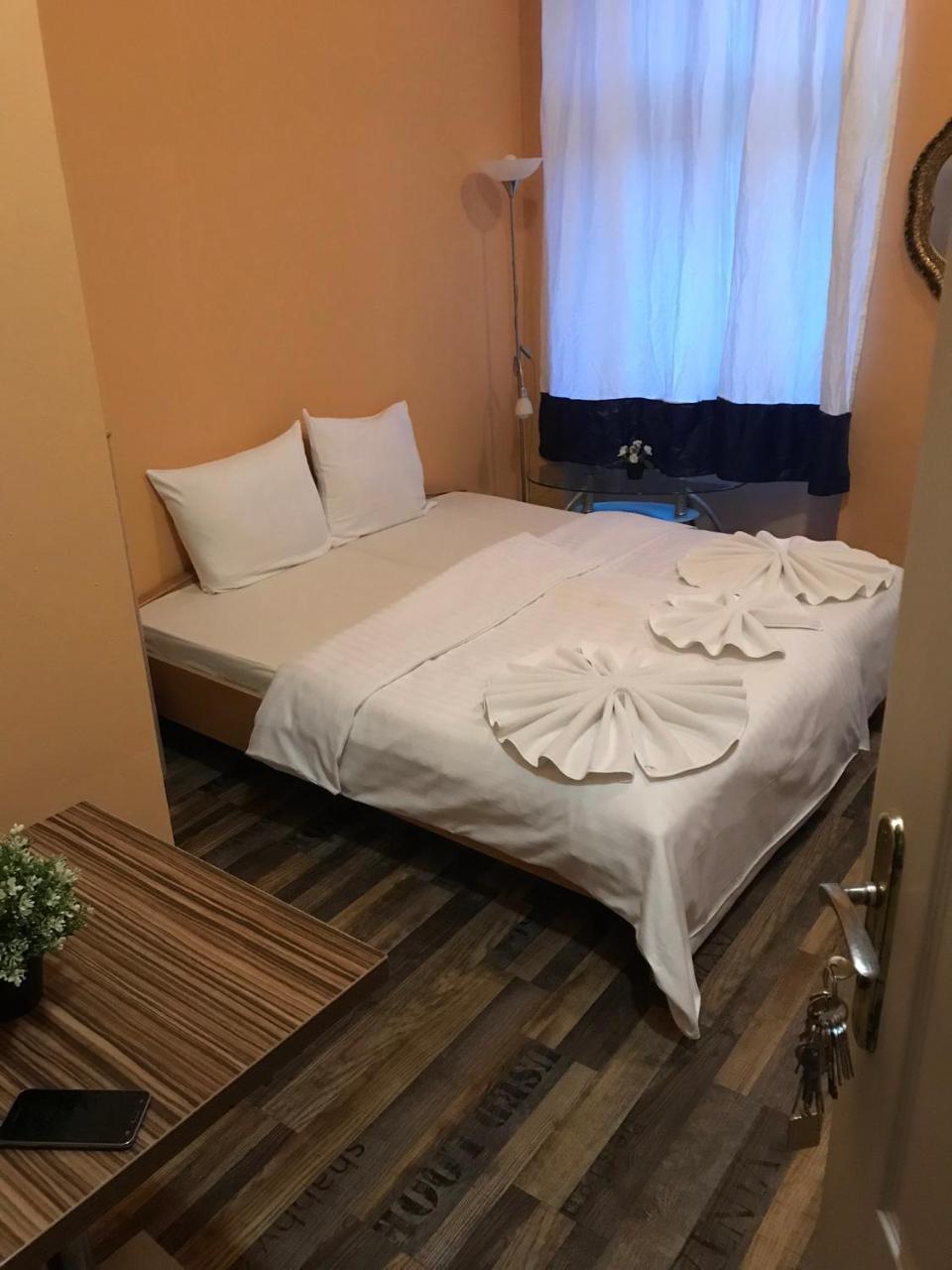Hotel Praha Club Bed & Breakfast Екстериор снимка