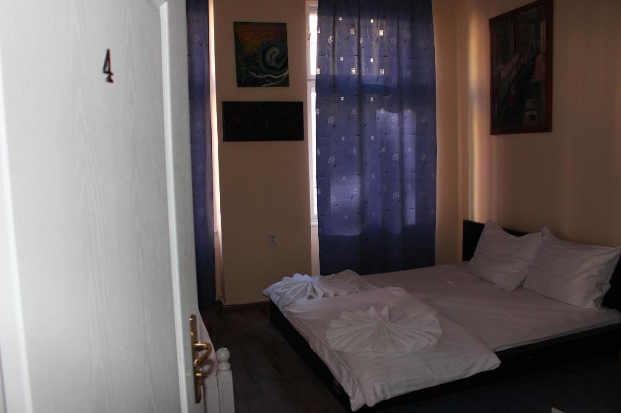 Hotel Praha Club Bed & Breakfast Екстериор снимка