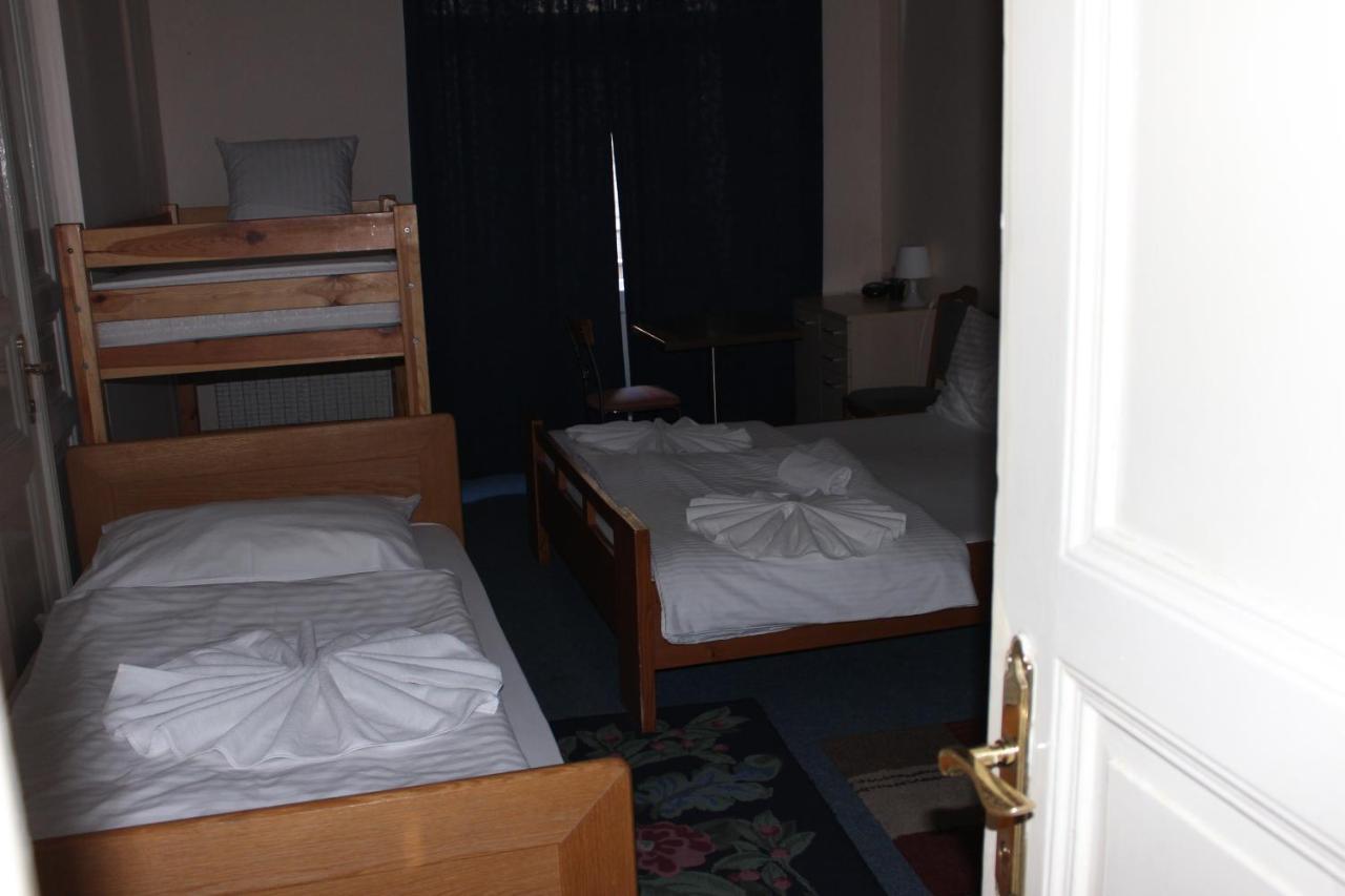 Hotel Praha Club Bed & Breakfast Екстериор снимка