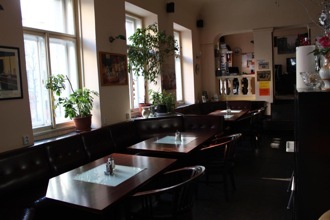 Hotel Praha Club Bed & Breakfast Екстериор снимка