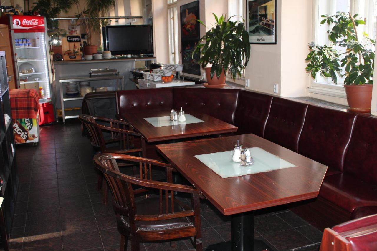 Hotel Praha Club Bed & Breakfast Екстериор снимка