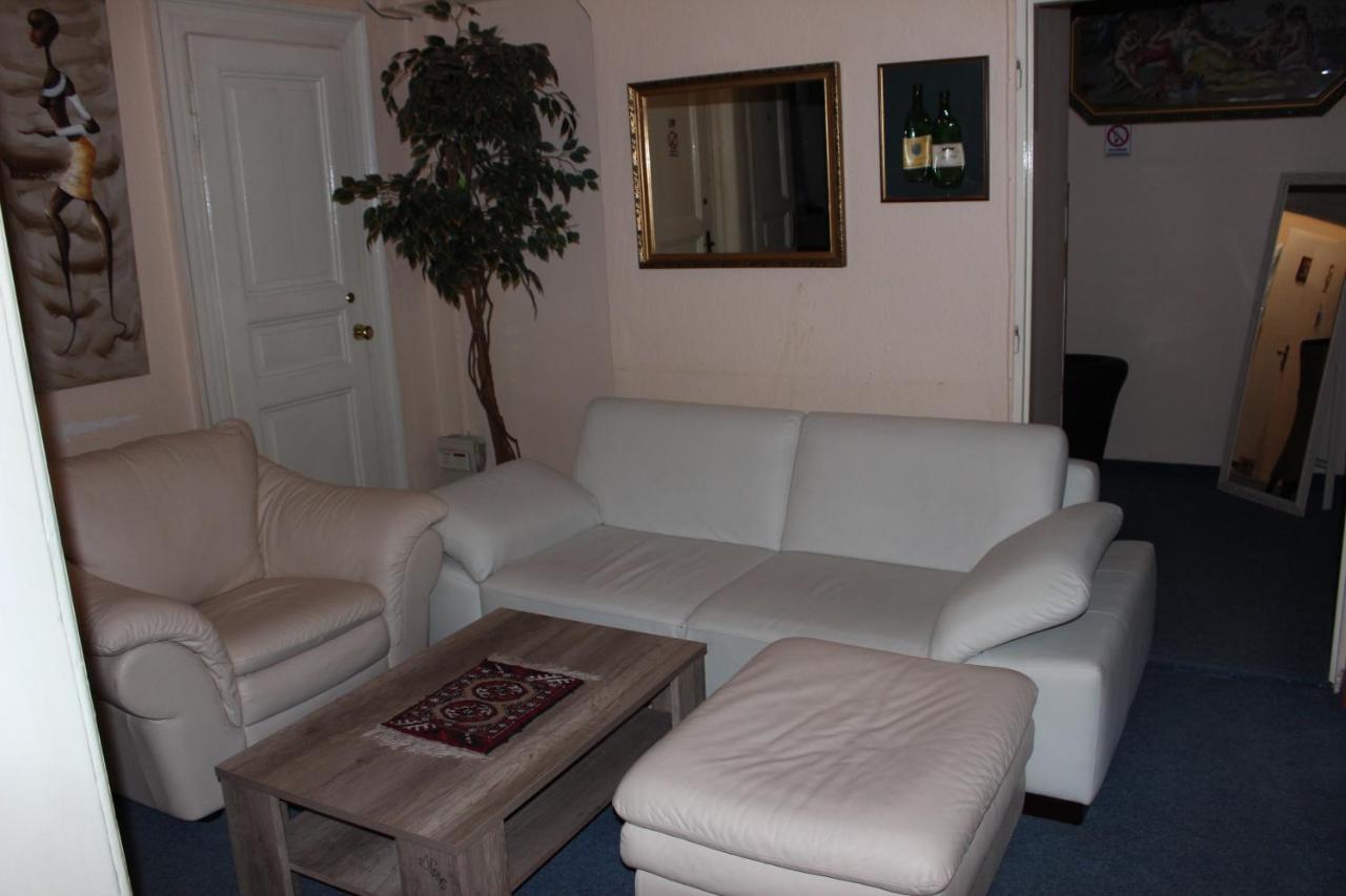 Hotel Praha Club Bed & Breakfast Екстериор снимка