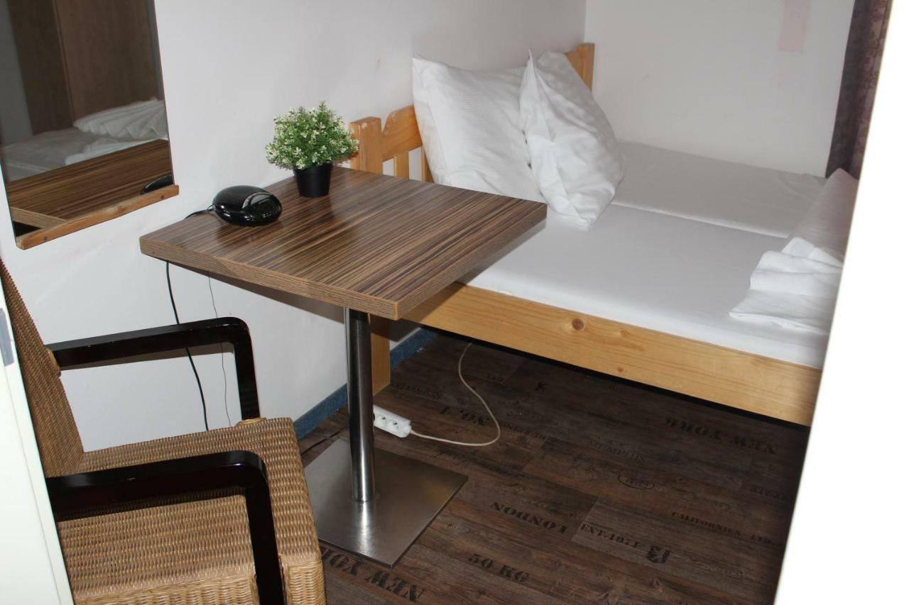 Hotel Praha Club Bed & Breakfast Екстериор снимка