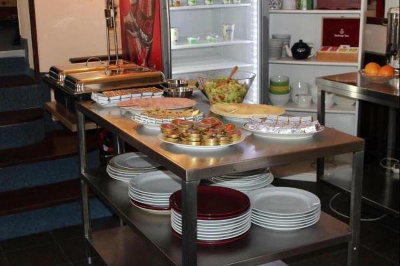 Hotel Praha Club Bed & Breakfast Екстериор снимка